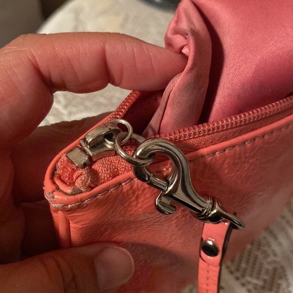 Coach Patent Leather Wristlet coral/pink - Picture 8 of 11